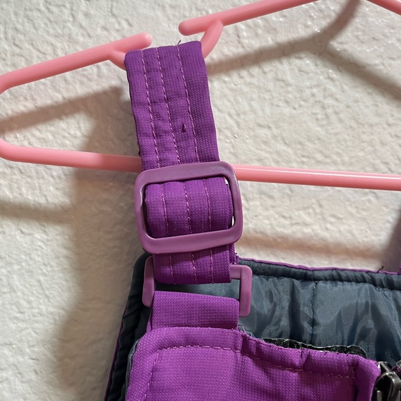 Snow ❄️ Bib, Purple, Kids, 4T, Light Use, Elastic and adjustable straps, - Picture 9 of 10